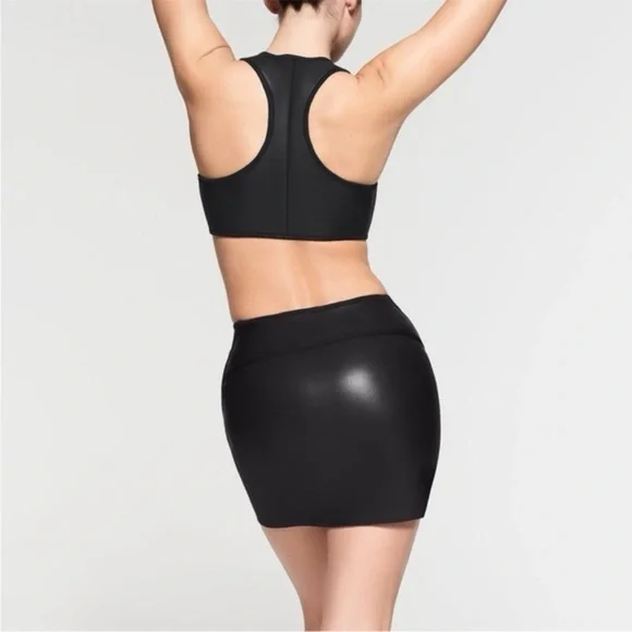 New! SKIMS Rubberized Scuba Swim Mini Skirt in Onyx 
🖤 Small - Picture 5 of 7